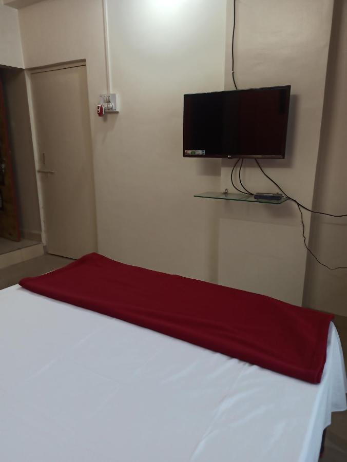Malwade Motels Pune Bagian luar foto