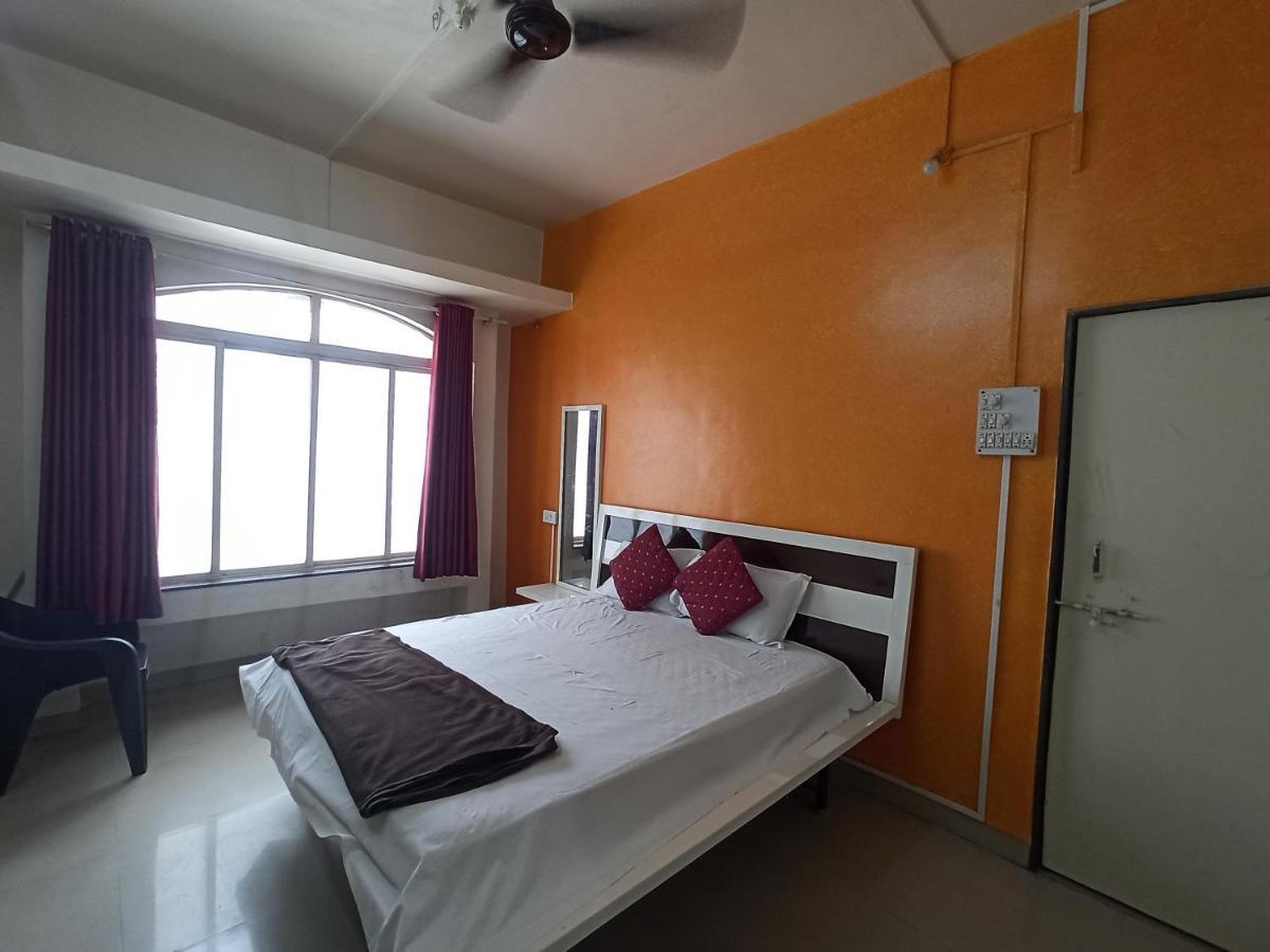 Malwade Motels Pune Bagian luar foto