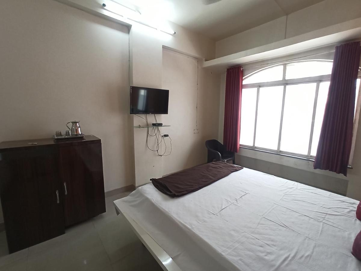 Malwade Motels Pune Bagian luar foto